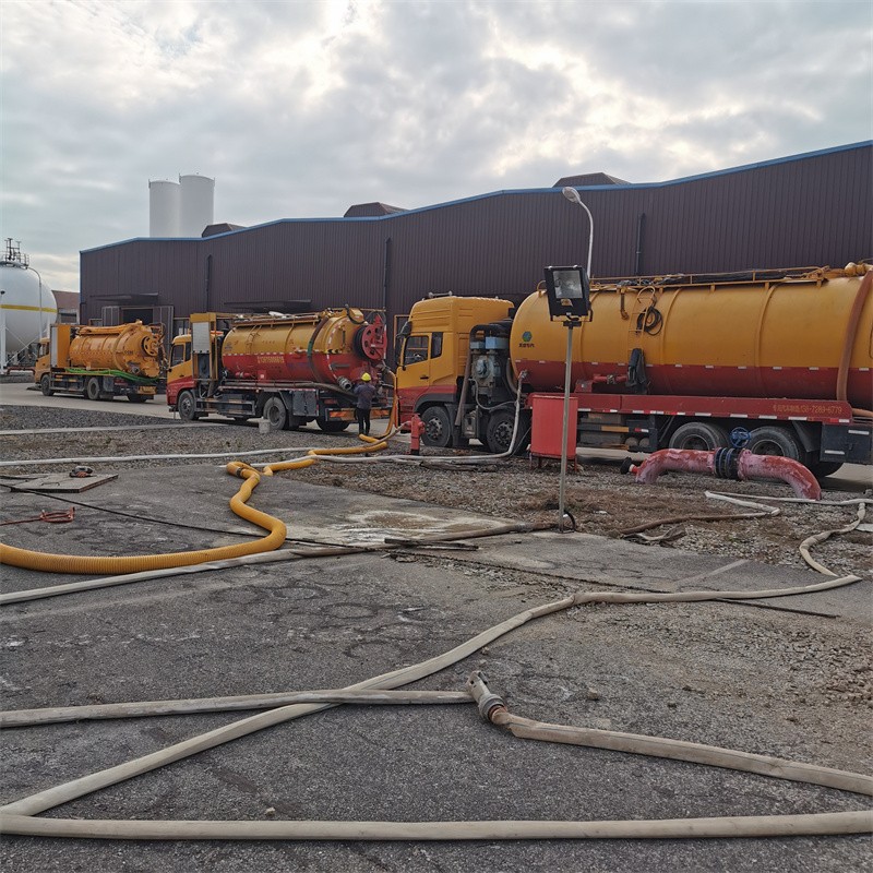 衡山污水池清理